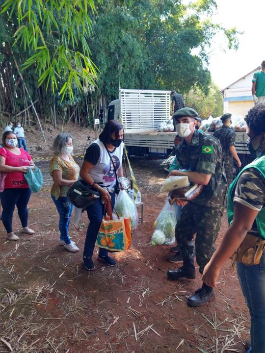 Foto 14 de 14 — AGORA: Distribuição de alimentos começa na Ceagesp para reduzir filas